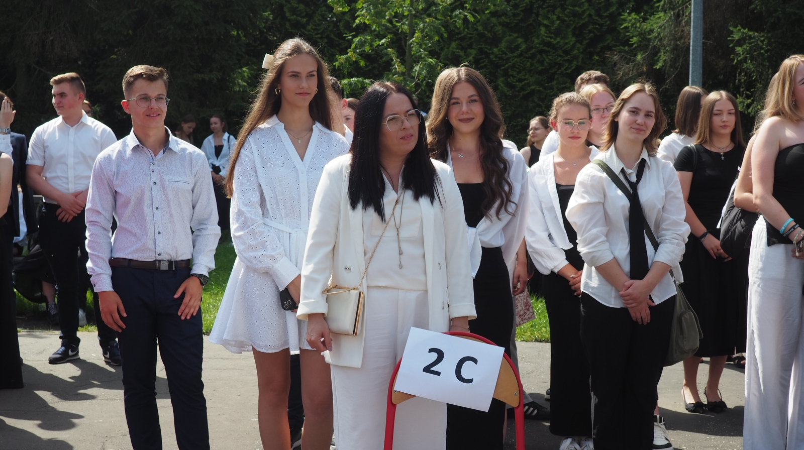 Zdjęcie Zakończenie roku 2024 (12)447e36b0-7d04-4daa-89be-793d1817e414.JPG w galerii Uroczystość zakończenia roku szkolnego 2023/2024